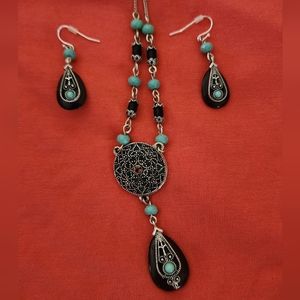 Turquoise necklace with matching earrings